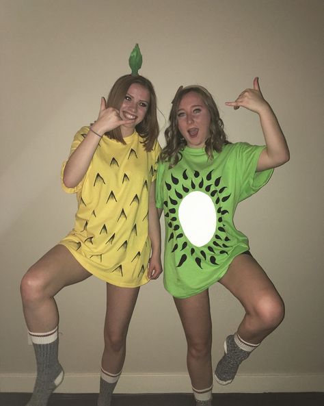 Fruit DIY halloween costume Kiwi Costume, Fruit Halloween Costumes, Fruit Outfit, Quick N Easy Halloween Costumes, Summer Birthday Outfits, Costumes For Teenage Girl, Teenage Halloween Costumes, Fruit Costumes, Fruit Baby