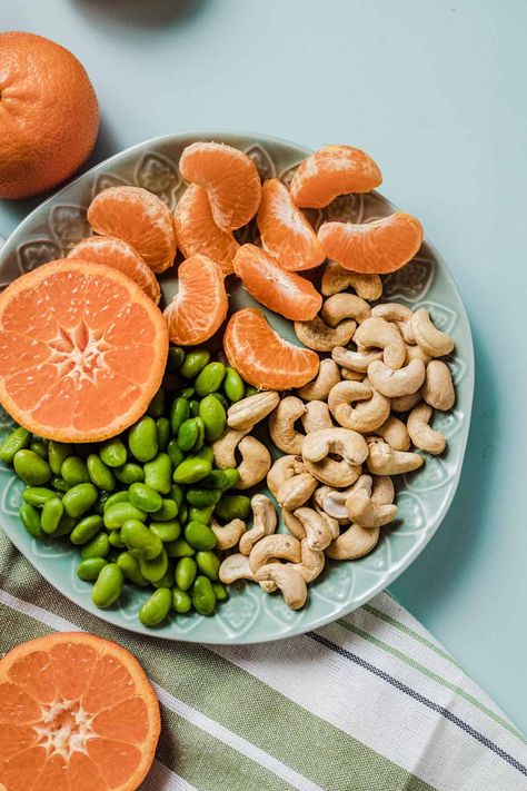 Edamame Snack with Fruit & Nuts (Hunger Crushing Combo™ Snack #5) Hunger Crushing Combo Meals, Hunger Crushing Combo Snacks, Fruit And Nut Snacks, Hunger Crushing Combo, Edamame Recipes Snack, Edamame Snack Healthy, Crunchy Edamame Salad, Crispy Edamame, Snack Combos