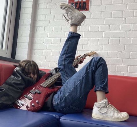 Grace Aesthetic, Thalia Grace, Bomb Pop, Rockstar Aesthetic, Guitar Obsession, Aesthetic Ig, Rockstar Gf, Guitar Girl, I'm With The Band