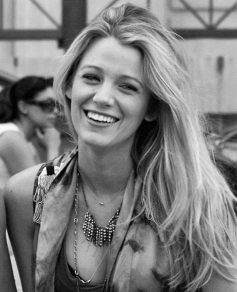 Photo Blake Lively Young, Blake Lively Family, Blake Lovely, Serena Van, Serena Van Der Woodsen, Famous Faces, Blake Lively, Woman Crush, Looks Style