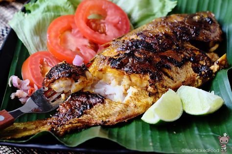 Bear Naked Food Balinese Ikan Bakar Ayam Bakar, Indonesian Cuisine, Grilled Seafood, Jimbaran, Malaysian Food, Grilled Fish, Indonesian Food, African Food, Fish Dishes