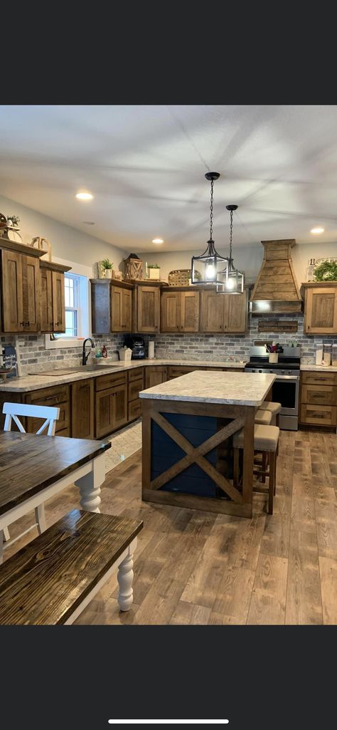 Lodge Style Kitchen Rustic, Barnodium Kitchen, Western Kitchen Remodel, Farmhouse Kitchen Ideas On A Budget, Rustic City Aesthetic, Western Ranch Kitchen, Rustic Moody Kitchen, Bardominum Ideas Inside, Rustic House Kitchen