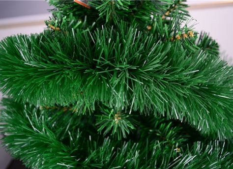 Green Tinsel For Fuller Tree Decorate Small Christmas Tree, Tinsel Garland Ideas, Green Garland Christmas, Tree Tinsel, Christmas Decorating Hacks, Decorating Hacks, Green Tinsel, Garland Ideas, Tinsel Garland