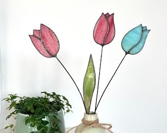 Individual Flowers, Everlasting Bouquet, L'art Du Vitrail, Decorative Gravel, Everlasting Flowers, Bouquet Flower, Stained Glass Flowers, Wildflower Bouquet, Stained Glass Crafts