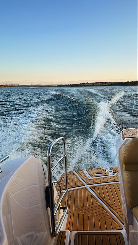 Boat On Water, Yacht Aesthetic, Yatch Boat, Boat Day, Boat Pics, Boat Life, Yacht Life, Coastal Life, On A Boat