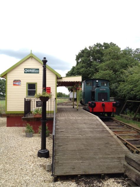 Wressle Brickyard Cottage - Railway Station Cottages Railway Cottage, Train Aesthetic, Poo Poo, Pee Pee, Old Train Station, Liverpool Street, French Windows, Work Project, House Deck