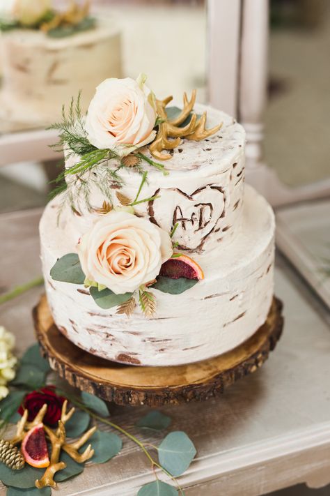 Country Wedding Cakes, Small Wedding Cakes, Small Cakes, Floral Wedding Cakes, Rustic Fall Wedding, Wedding Cake Rustic, Wooden Cake, Rustic Wedding Cake, Fall Wedding Cakes