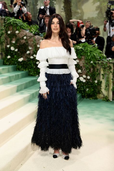 Met Gala 2024: Best Red Carpet Fashion Looks | Observer Camilla Marrone, Cami Morrone, Versace Gown, Gala Fashion, Haute Couture Gowns, Camila Morrone, Met Gala Red Carpet, Best Red Carpet Looks, Carpet Looks