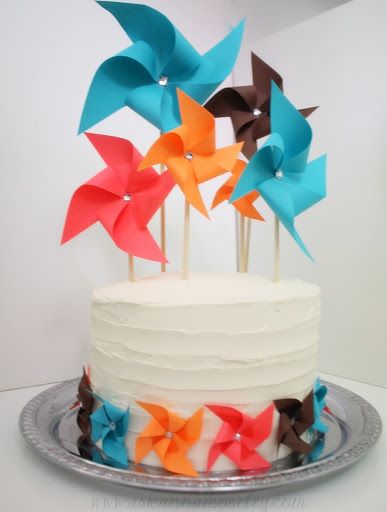 Lighting For Pictures, Pinwheel Cake, Pinwheel Party, Pinwheels Party, Photography Help, Love Cake, Fancy Cakes, New School Year, Photography Tutorials