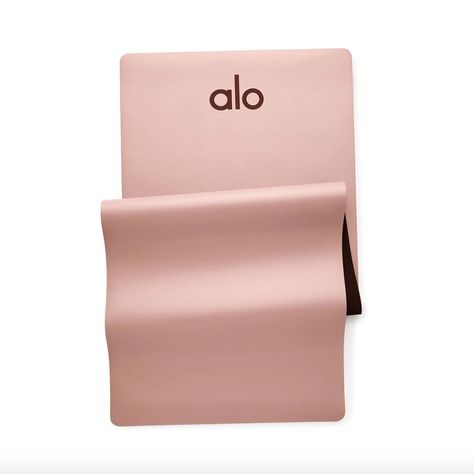 Alo Yoga Mat Aesthetic, Alo Mat, Alo Yoga Aesthetic, Christmas Wishlist Items, Aesthetic Yoga Mat, Alo Yoga Mat, Yoga Mat Aesthetic, Girl Essentials, Workout Mat