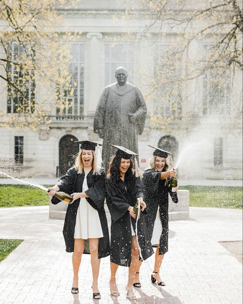 Champagne Popping Pictures Graduation, College Graduation Pictures 3 People, Grad Photos With Champagne, Graduation Pictures Champagne Pop, Champagne Graduation Photos, Graduate Pictures College, Three Person Graduation Pictures, Popping Champagne Pictures Graduation, Three Friends Graduation Pictures