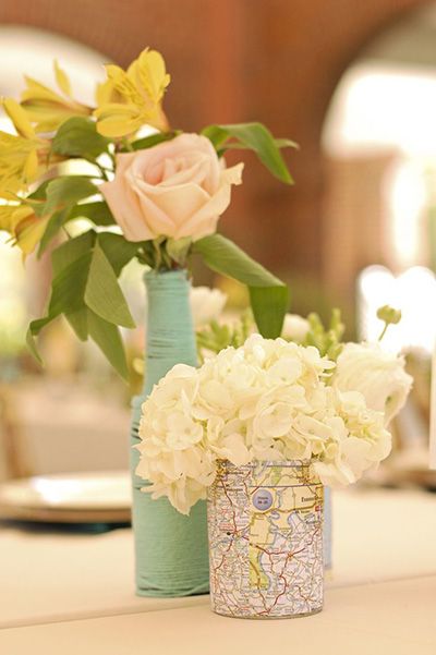 Travel Party Ideas Travel Centerpieces, Vintage Travel Party, Vintage Travel Wedding, Travel Theme Bridal Shower, Travel Bridal Showers, Travel Party Theme, Tafel Decor, Trendy Bride, Travel Theme Wedding