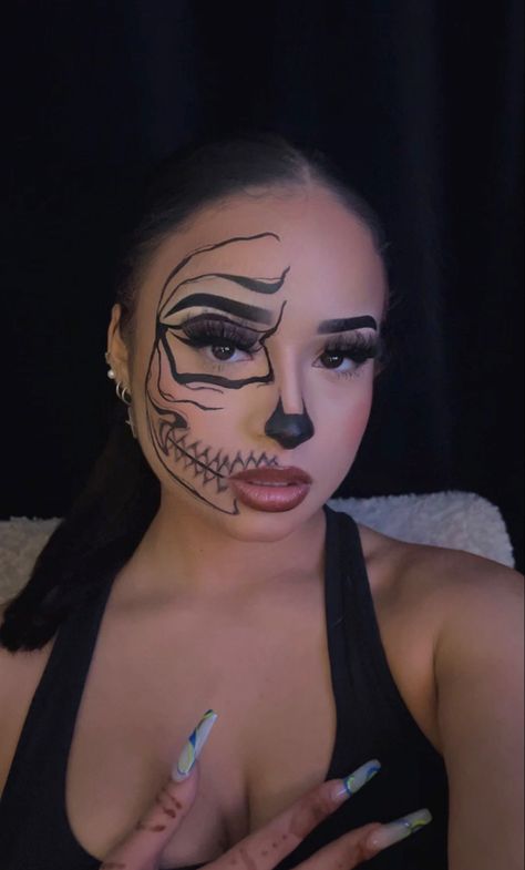 Maya Bf, Skull Makeup Look, Inspi Makeup, Birthday Collage, Skull Makeup, Up Halloween, Halloween Makeup, Halloween Face Makeup, Makeup Looks