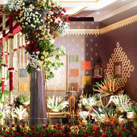 South Indian Decoration Ideas, South Indian Theme Decor, Traditional Event Decor, Chettinad Furniture, South Indian Decor, Luxurious Colors, Cradle Ceremony, Window Inspiration, Engagement Decor