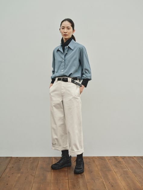 Queer Winter Fashion, Oversized Dress Pants, Oversized Outfits For Women, Queer Outfits Women, Japanese Winter Outfits, Japanese Womens Fashion, Capsule Wardrobe For Winter, Casual Uniform, Workwear Women