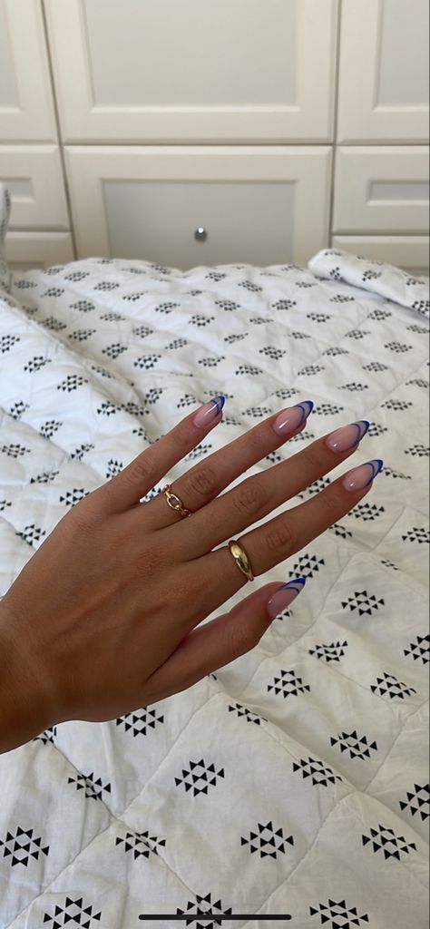 dark blue double french acrylic nails Nails For Santorini, Subtle Blue Nail Designs, Simple Nails For Hoco, Vacation Simple Nails, Cute Italy Nails, Navy Inspired Nails, Blue Outline French Tip Nails, White With Blue Tip Nails, Acrylics For Vacation