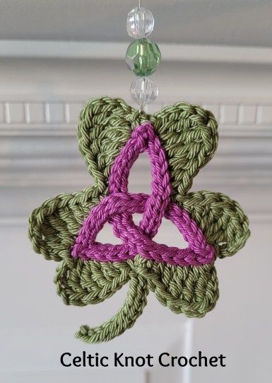 Celtic Knots Diy, Celtic Crochet, Celtic Knot Crochet, Crochet Shamrock, Shamrock Garland, St Patrick's Day Decor, Irish Crochet Patterns, Crochet Snowflake Pattern, Basic Stitches