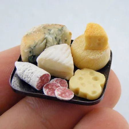 Barbie Food, Food Sculpture, Deli Meats, Doll Food, Dollhouse Food, Tiny Food, Polymer Clay Miniatures, Clay Food, Dollhouse Kitchen