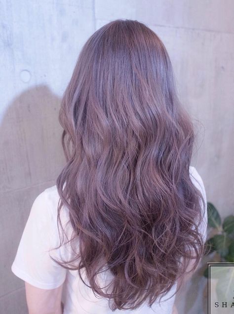 Ash Brown Purple Hair Ash Purple Hair, Hair Color Ash, Korean Hair Color, Ash Hair, Ash Hair Color, Lilac Hair, Hair Idea, Hair Color Purple, Long Wavy Hair