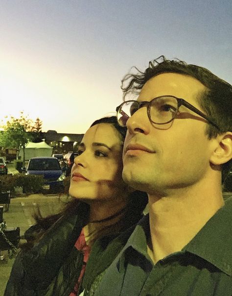 Brooklyn 99 Cast, Brooklyn Nine Nine Funny, Jake And Amy, Melissa Fumero, Brooklyn 9 9, Amy Santiago, Couple Sleeping, Funny Baby Pictures, Jake Peralta