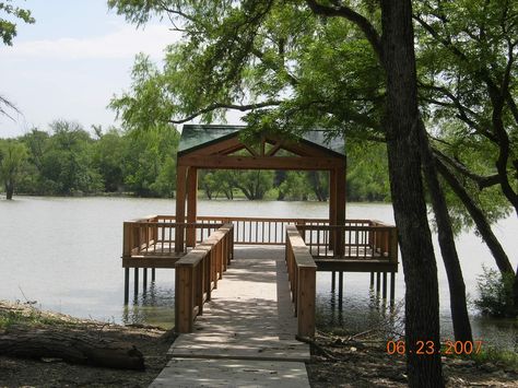 Gotta have the pond with a good boat dock! :) Lake Landscaping, Farm Pond, Lake Dock, Fishing Dock, Lakefront Living, Lakefront Property, Best Boats, Lake Living, Guest Cottage