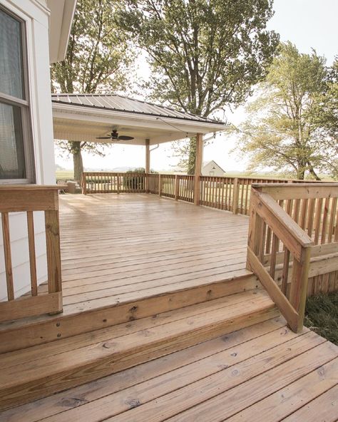 Farmhouse Back Deck Ideas, Porch And Deck Ideas, Outdoor Wood Deck, Farmhouse Back Deck, Extending Back Porch, Covered Patio Off Back Of House, Wood Back Patio, Wood Deck Decor, Deck Style Ideas