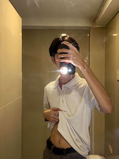 𝖒𝖎𝖗𝖗𝖔𝖗 𝖘𝖍𝖔𝖙 Mirror Shot Men, Mirror Shot Boy, Mirror Shot, Cute Couple Wallpaper, Couple Wallpaper, Aesthetic Guys, Ulzzang Boy, Boyfriend Pictures, Cute Pictures