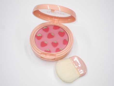 Strawberry Jam Blush, Pretty Make Up Packaging, Physicians Formula Strawberry Blush, Strawberry Blush Makeup, Cute Makeup Products Packaging, Cute Makeup Packaging, Pretty Makeup Products, Cute Makeup Products, Strawberry Blush