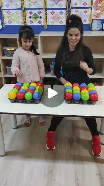 Melika Avci on Instagram Ball Pit Ball Games, Cup And Ball Game Diy, Fun Games For Kindergarten, Kids Minute To Win It Games, Pre School Games, Sensory Games For Kids, Fun Games For Preschoolers, Games With Balls, Table Games For Kids