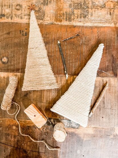 I'm sharing a cute and easy DIY Christmas Tree. It's rustic and simple and with the buzz about shipping delays and product shortages, creating something from scraps around the house is the best idea! When I was in South Carolina this fall, I spotted the most adorable tree in a home decor shop. Made of twine and wood, it was the perfect neutral to fit in with my style. If you follow me, you know I love a more simple look (except at the holidays.) Maybe because I have more holiday de… Easy Diy Christmas Tree, Twine Diy, Tree Tutorial, How To Clean Silver, Christmas Crafts To Make, Diy Event, Home Decor Shop, Easy Christmas Crafts, Christmas Tablescapes