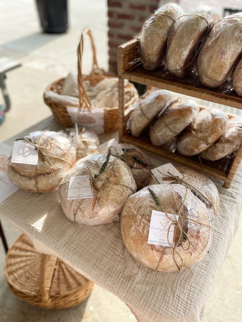 Black Farmers Market, Bread Booth Farmers' Market, Farmers Market Packaging Ideas, Homemade Items To Sell At Farmers Market, Items To Sell At Farmers Market, Sourdough Vendor Booth, Sourdough Wrapping Ideas, Sourdough Farmers Market, Baked Goods Farmers Market