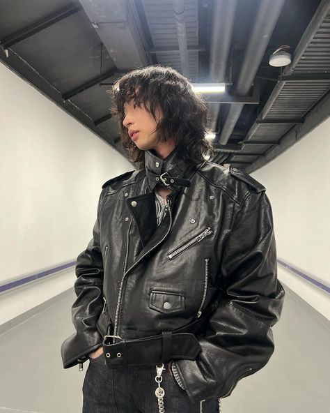 GUANGZHOU @keshi Stylist: @kendyyy HMU: #makeupbyyukina #lastshow #china #guangzhou #keshi | Instagram Keshi Instagram, Emo Male, Emo Male Fashion, Leather Jacket Oversized, Chunky Belt, Me And Bae, Upcycled Leather, Male Fashion, Leather Biker Jacket