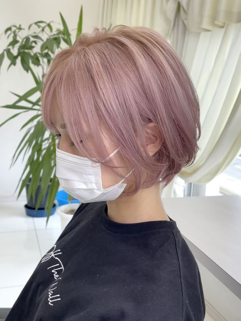 Pink Gray Hair Color, Dusty Pink Short Hair, Greyish Pink Hair, Silvery Pink Hair, Ash Pink Hair Color, Lilac Short Hair, Short Light Pink Hair, Pixie Pink Hair, Japanese Girl Hairstyle