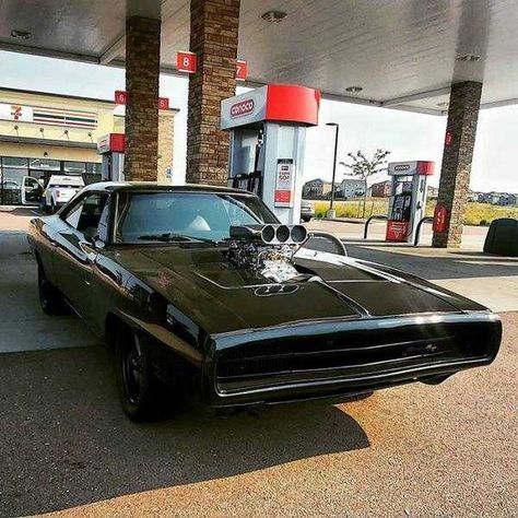 44 Nothing But Awesome Pics (44 photos) Dodge Charger 1970, 1968 Dodge Charger, Plymouth Road Runner, Plymouth Duster, Old Muscle Cars, Dodge Muscle Cars, Mopar Muscle Cars, Custom Muscle Cars, Old School Cars