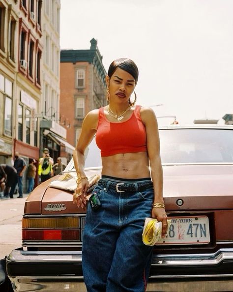 90s Black Women Aesthetic Street Styles, Teyana Taylor Photoshoot Ideas, 90s R&b Fashion Women, Rnb Aesthetic Outfit, Rnb Photoshoot, Real 90s Fashion, Los Angeles California Aesthetic, Teyana Taylor Style, 90s Rnb Fashion