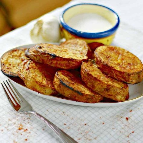 Grilled Marinated Sliced Potatoes Grilling Potatoes, Flourless Oatmeal Cookies, Grilled Potato Recipes, Bbq Meals, Grill Dinner, Food Potatoes, Bbq Veggies, Peanut Butter Protein Shake, Potatoe Recipes