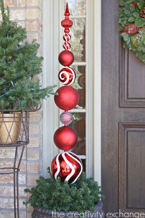 Tutorial for making an ornament topiary {The Creativity Exchange} The Creativity Exchange, Ornament Topiary, Christmas Topiary, Outside Christmas Decorations, Christmas Planters, Christmas Decorations Diy Outdoor, Christmas Yard, Christmas Deco, Xmas Crafts