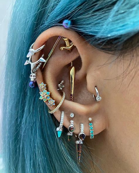 Cool Ear Piercings, Face Piercings, Cool Piercings, Multiple Ear Piercings, Maria Tash, Ear Style, Cute Piercings, Body Jewelry Piercing, Ear Stack