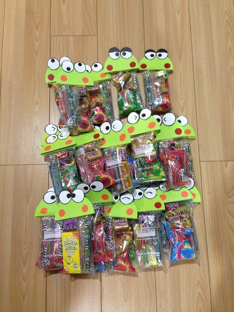 Keroppi Party Favors!...hello kitty's friend...for the boys @ the party Keroppi Birthday Party, Sanrio Party Favors, Kitty Bday Party, Keroppi Party, Hello Kitty Bday Party, Hello Kitty And Friends Party, Hello Kitty Bday, Bday Party Favors, Sanrio Bday