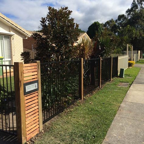 Black Timber Fence, Letterbox In Fence, Aluminum And Cedar Fence, Wood Look Aluminium Fence, Timber Fencing Vertical, Metal Pool, Pool Table Dining Table, Timber Posts, Drawing Room Decor