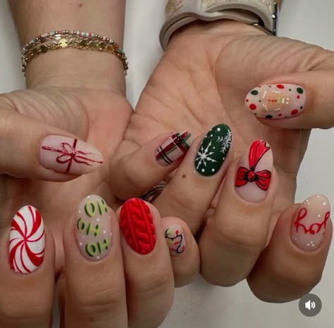 Retro Christmas Nails, Funky Christmas Nails, Christmas Nail Design, January Nail, Nail Aesthetic, January Nails, Xmas Nails, Christmas Nail Designs, Christmas Nail