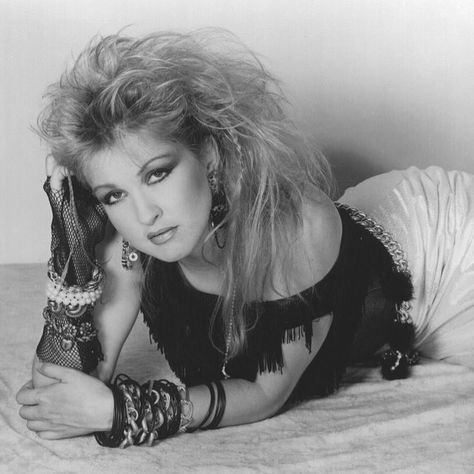 And oldie but a goodie #fbf Cindi Lauper, 80s Musicians, Cindy Lauper, Divas Pop, Gloria Trevi, Totally 80s, Rock Photography, Alt Style, Cyndi Lauper