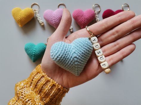 Crochet Christmas Gift Ideas, Crochet Heart Keychain, Braided Heart, Crochet Key Chains, Valentine Crochet, Rope Crochet, Gift Bachelorette Party, Crochet Keychains, Crochet Christmas Gifts