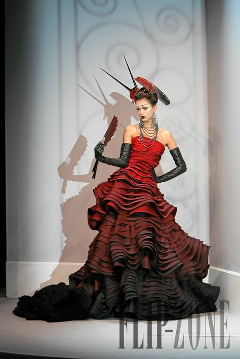 Avant-Garde shoe Couture | 1000+ images about Japanese Inspired on Pinterest Dior Haute Couture, Dior Couture, John Galliano, Couture Collection, French Fashion, Art Clothes, Japanese Fashion, Costume Design, Fashion Company