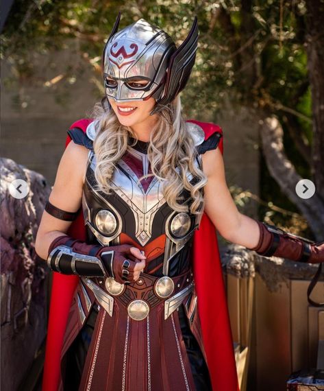 Jane Thor Costume, X Men Cosplay Female, Mighty Thor Costume, Lady Thor Costume, Natalie Portman Thor, Thor Jane, Lady Thor, Superhero Costumes Female, Thor Costume