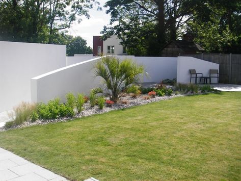 Contemporary rendered curved garden walls Contemporary Gardens, Creative Elements, Contemporary Garden Design, Garden Walls, Plant Ideas, Contemporary Garden, Garden Designs, Mid Century Modern Furniture, Contemporary Decor