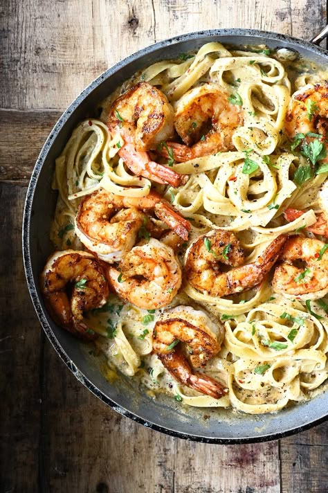 Garlic Scampi Pasta, Shrimp Tagliatelle Recipe, Creamy Garlic Shrimp Pasta, Pasta Scampi, Serving Dumplings, Creamy Garlic Shrimp, Shrimp Scampi Pasta, Scampi Pasta, Creamy Shrimp Pasta