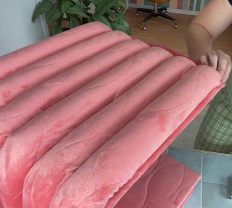 Easy To Make DIY Tufted Bench Using Pool Noodles Pool Noodle Banquette, Pool Noodle Upholstery, Upholster Bench Diy, Diy Back Cushion For Bench, Diy Tufted Bench Cushion, Pool Noodle Bench Cushion, Diy Tufted Bench, Tufted Sofa Diy, Pool Noodle Furniture Diy