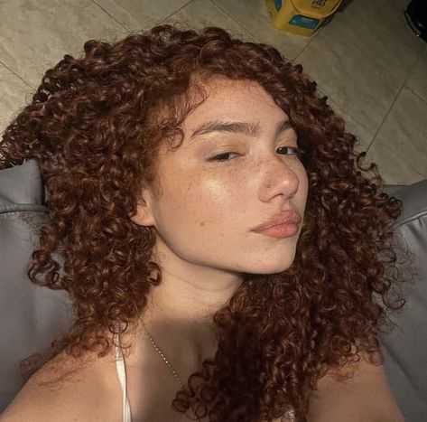 Less Perfection More Authenticity, Dyed Curly Hair, Brown Curly Hair, Ginger Hair Color, Dyed Hair Inspiration, Colored Curly Hair, Dyed Natural Hair, Hairdos For Curly Hair, Curly Hair Inspiration