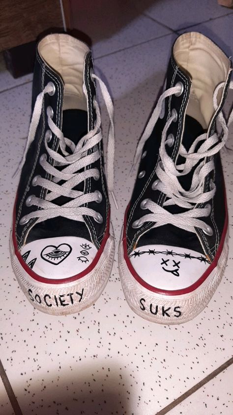 Stuff To Write On Shoes, Drawings On Shoes Grunge, Cool Things To Draw On Converse, Converse Writing On Shoes Aesthetic, Stuff To Draw On Shoes, What To Write On Converse, Writing On Shoes Aesthetic, Drawing On Shoes Aesthetic Grunge, Things To Write On Shoes